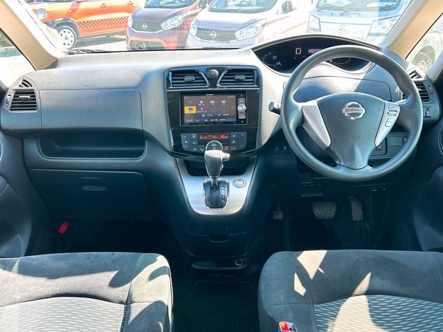 セレナ ２０Ｘ　Ｖセレクション＋セーフティ　Ｓ－ハイブリッド　ＥＴＣ　全周囲カメラ　ナビ　ＴＶ　クリアランスソナー　オートクルーズコントロール　レーンアシスト　衝突被害軽減システム　両側スライドドア　オートライト　スマートキー　アイドリングストップ（2枚目）