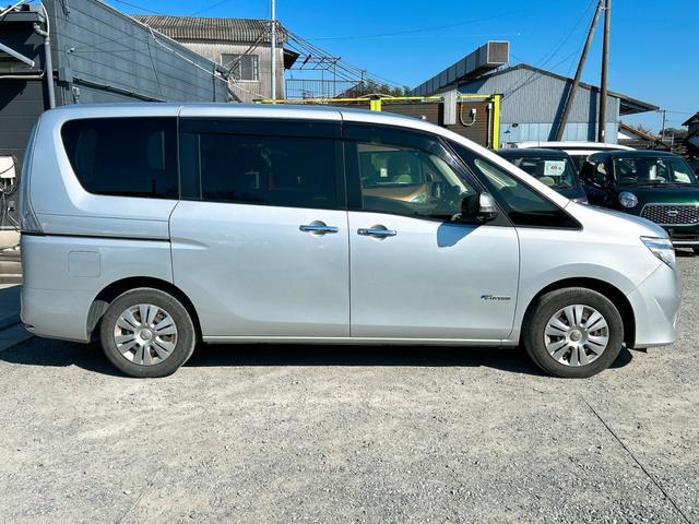 セレナ ２０Ｘ　Ｖセレクション＋セーフティ　Ｓ－ハイブリッド　ＥＴＣ　全周囲カメラ　ナビ　ＴＶ　クリアランスソナー　オートクルーズコントロール　レーンアシスト　衝突被害軽減システム　両側スライドドア　オートライト　スマートキー　アイドリングストップ（14枚目）