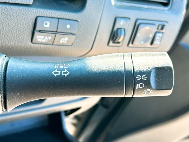 セレナ ２０Ｘ　Ｖセレクション＋セーフティ　Ｓ－ハイブリッド　ＥＴＣ　全周囲カメラ　ナビ　ＴＶ　クリアランスソナー　オートクルーズコントロール　レーンアシスト　衝突被害軽減システム　両側スライドドア　オートライト　スマートキー　アイドリングストップ（28枚目）