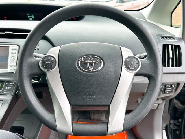 プリウス S ドライブレコーダー ETC バックカメラ ナビ TV アルミホイール オートライト CVT スマートキー 電動格納ミラー 盗難防止システム CD ミュージックプレイヤー接続可 衝突安全ボディ ABS(3枚目)