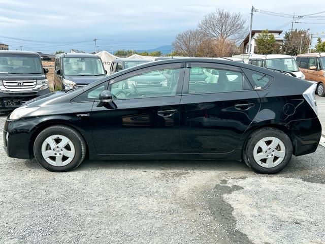 プリウス S ドライブレコーダー ETC バックカメラ ナビ TV アルミホイール オートライト CVT スマートキー 電動格納ミラー 盗難防止システム CD ミュージックプレイヤー接続可 衝突安全ボディ ABS(22枚目)