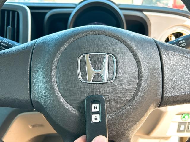 Ｎ－ＯＮＥ Ｇ　ナビ　スマートキー　アイドリングストップ　電動格納ミラー　ベンチシート　ＣＶＴ　盗難防止システム　ＡＢＳ　ＥＳＣ　Ｂｌｕｅｔｏｏｔｈ　衝突安全ボディ　エアコン　パワーステアリング　パワーウィンドウ（28枚目）