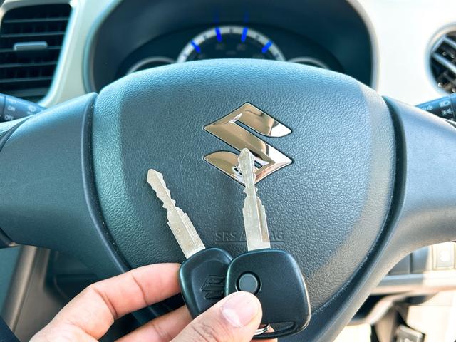 ワゴンＲ ＦＸ　キーレスエントリー　アイドリングストップ　電動格納ミラー　ベンチシート　ＣＶＴ　盗難防止システム　ＡＢＳ　ＣＤ　ミュージックプレイヤー接続可　衝突安全ボディ　エアコン　パワーステアリング（7枚目）