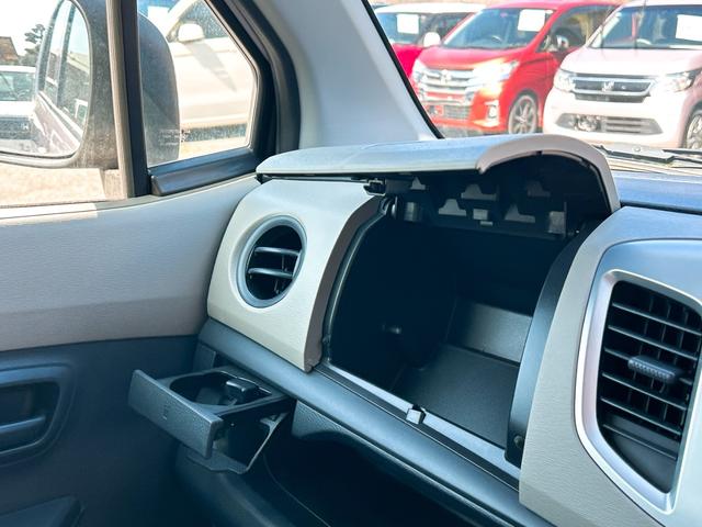 ワゴンＲ ＦＸ　キーレスエントリー　アイドリングストップ　電動格納ミラー　ベンチシート　ＣＶＴ　盗難防止システム　ＡＢＳ　ＣＤ　ミュージックプレイヤー接続可　衝突安全ボディ　エアコン　パワーステアリング（8枚目）