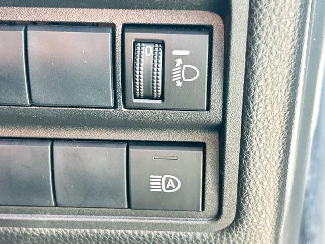 ヤリス X ETC バックカメラ ナビ TV クリアランスソナー レーンアシスト 衝突被害軽減システム オートマチックハイビーム オートライト スマートキー 電動格納ミラー CVT レンタカーアップ(8枚目)