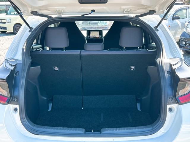 ヤリス X ETC バックカメラ ナビ TV クリアランスソナー レーンアシスト 衝突被害軽減システム オートマチックハイビーム オートライト スマートキー 電動格納ミラー CVT レンタカーアップ(18枚目)