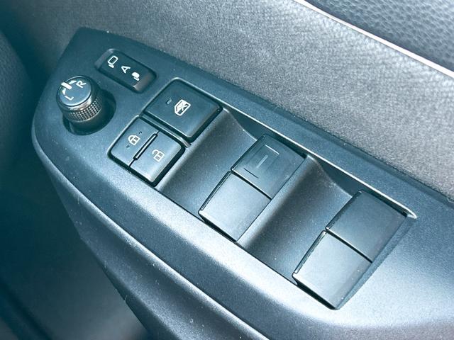 ヤリス X ETC バックカメラ ナビ TV クリアランスソナー レーンアシスト 衝突被害軽減システム オートマチックハイビーム オートライト スマートキー 電動格納ミラー CVT レンタカーアップ(26枚目)