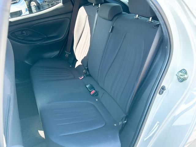 ヤリス X ETC バックカメラ ナビ TV クリアランスソナー レーンアシスト 衝突被害軽減システム オートマチックハイビーム オートライト スマートキー 電動格納ミラー CVT レンタカーアップ(32枚目)