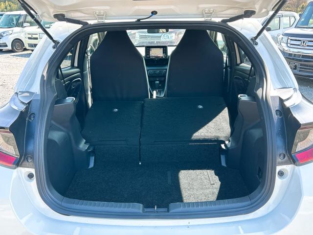 ヤリス X ETC バックカメラ ナビ TV クリアランスソナー レーンアシスト 衝突被害軽減システム オートマチックハイビーム オートライト スマートキー 電動格納ミラー CVT レンタカーアップ(37枚目)