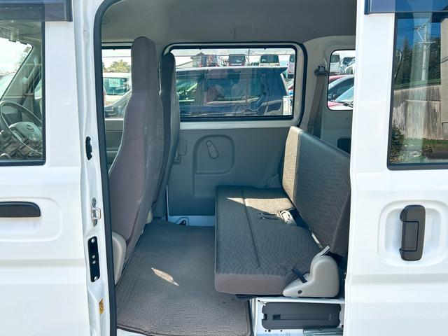ＮＶ１００クリッパーバン ＤＸ　ＭＴ　ＥＴＣ　ナビ　ＴＶ　バックカメラ　両側スライドドア　キーレスエントリー　オートライト　アルミホイール　ＥＳＣ　エアコン　パワーステアリング　パワーウィンドウ　運転席エアバッグ（41枚目）