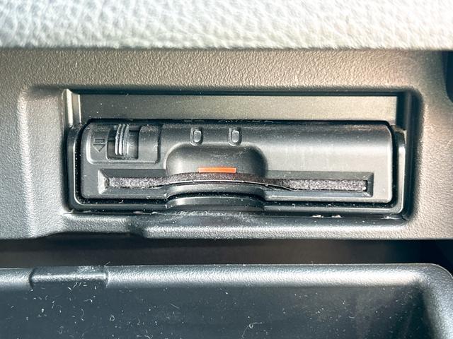 セレナ ハイウェイスター S-ハイブリッド ETC オートクルーズコントロール 両側電動スライドドア オートライト スマートキー アイドリングストップ 電動格納ミラー 後席モニター CVT アルミホイール 盗難防止システム 衝突安全ボディ(7枚目)