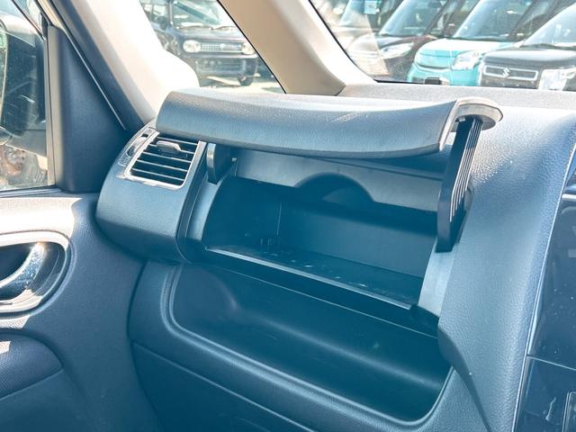 セレナ ハイウェイスター S-ハイブリッド ETC オートクルーズコントロール 両側電動スライドドア オートライト スマートキー アイドリングストップ 電動格納ミラー 後席モニター CVT アルミホイール 盗難防止システム 衝突安全ボディ(10枚目)