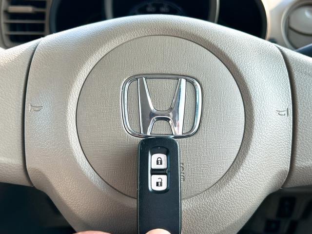 Ｎ－ＢＯＸ Ｇ　両側スライドドア　スマートキー　アイドリングストップ　電動格納ミラー　ベンチシート　ＣＶＴ　盗難防止システム　ＡＢＳ　ＥＳＣ　ＣＤ　衝突安全ボディ　エアコン　パワーステアリング　パワーウィンドウ（21枚目）