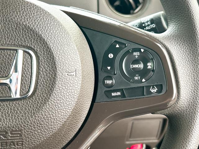 �������H�ŕ֗��ȃN���[�Y�R���g���[���@�\���t���Ă��܂���B���x��ݒ肷��ƃA�N�Z���𓥂܂Ȃ��Ă����̑��x�ő��邱�Ƃ��ł���̂ő����x�܂��鎖���ł��܂��ˁB