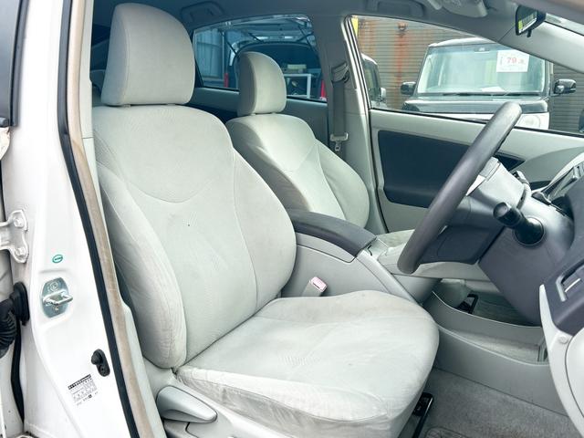 プリウス Ｓ　ＥＴＣ　バックカメラ　ナビ　ＴＶ　アルミホイール　ＣＶＴ　スマートキー　電動格納ミラー　盗難防止システム　ＣＤ　ＤＶＤ再生　ミュージックプレイヤー接続可　Ｂｌｕｅｔｏｏｔｈ　衝突安全ボディ　ＡＢＳ（10枚目）