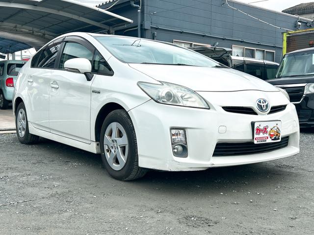 プリウス Ｓ　ＥＴＣ　バックカメラ　ナビ　ＴＶ　アルミホイール　ＣＶＴ　スマートキー　電動格納ミラー　盗難防止システム　ＣＤ　ＤＶＤ再生　ミュージックプレイヤー接続可　Ｂｌｕｅｔｏｏｔｈ　衝突安全ボディ　ＡＢＳ（13枚目）