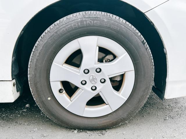 プリウス Ｓ　ＥＴＣ　バックカメラ　ナビ　ＴＶ　アルミホイール　ＣＶＴ　スマートキー　電動格納ミラー　盗難防止システム　ＣＤ　ＤＶＤ再生　ミュージックプレイヤー接続可　Ｂｌｕｅｔｏｏｔｈ　衝突安全ボディ　ＡＢＳ（19枚目）