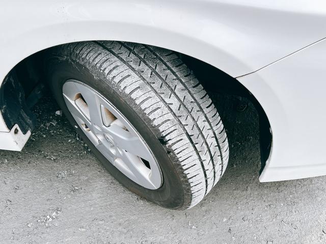 プリウス Ｓ　ＥＴＣ　バックカメラ　ナビ　ＴＶ　アルミホイール　ＣＶＴ　スマートキー　電動格納ミラー　盗難防止システム　ＣＤ　ＤＶＤ再生　ミュージックプレイヤー接続可　Ｂｌｕｅｔｏｏｔｈ　衝突安全ボディ　ＡＢＳ（35枚目）