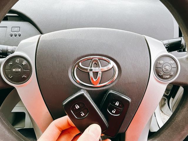 プリウス Ｓ　ＥＴＣ　バックカメラ　ナビ　ＴＶ　アルミホイール　ＣＶＴ　スマートキー　電動格納ミラー　盗難防止システム　ＣＤ　ＤＶＤ再生　ミュージックプレイヤー接続可　Ｂｌｕｅｔｏｏｔｈ　衝突安全ボディ　ＡＢＳ（36枚目）