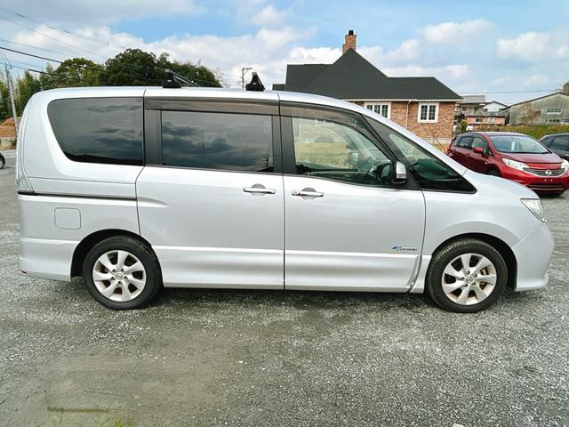 セレナ ハイウェイスター　Ｓ－ハイブリッド　ドライブレコーダー　ＥＴＣ　バックカメラ　ナビ　ＴＶ　オートクルーズコントロール　両側スライド・片側電動　スマートキー　電動格納ミラー　３列シート　ＣＶＴ　アルミホイール　ミュージックプレイヤー接続可（14枚目）