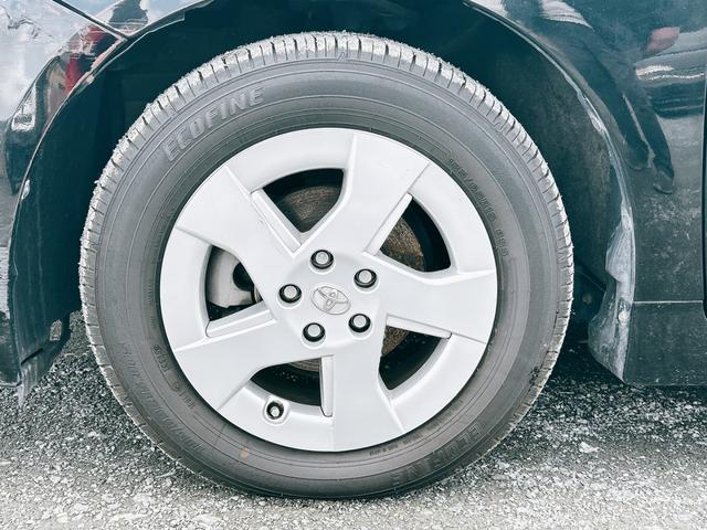 プリウス Ｌ　ＥＴＣ　バックカメラ　アルミホイール　ＣＶＴ　スマートキー　電動格納ミラー　盗難防止システム　ＣＤ　Ｂｌｕｅｔｏｏｔｈ　衝突安全ボディ　ＡＢＳ　ＥＳＣ　エアコン　パワーステアリング　パワーウィンドウ（19枚目）