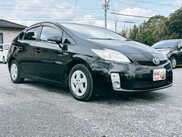 プリウス Ｌ　ＥＴＣ　バックカメラ　アルミホイール　ＣＶＴ　スマートキー　電動格納ミラー　盗難防止システム　ＣＤ　Ｂｌｕｅｔｏｏｔｈ　衝突安全ボディ　ＡＢＳ　ＥＳＣ　エアコン　パワーステアリング　パワーウィンドウ（26枚目）