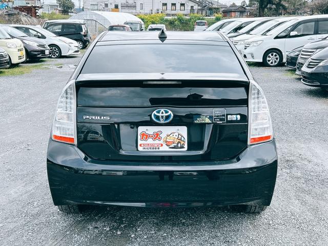プリウス Ｌ　ＥＴＣ　バックカメラ　アルミホイール　ＣＶＴ　スマートキー　電動格納ミラー　盗難防止システム　ＣＤ　Ｂｌｕｅｔｏｏｔｈ　衝突安全ボディ　ＡＢＳ　ＥＳＣ　エアコン　パワーステアリング　パワーウィンドウ（28枚目）