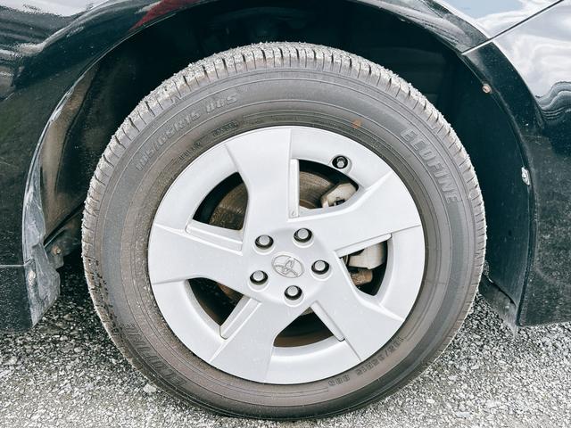 プリウス Ｌ　ＥＴＣ　バックカメラ　アルミホイール　ＣＶＴ　スマートキー　電動格納ミラー　盗難防止システム　ＣＤ　Ｂｌｕｅｔｏｏｔｈ　衝突安全ボディ　ＡＢＳ　ＥＳＣ　エアコン　パワーステアリング　パワーウィンドウ（35枚目）