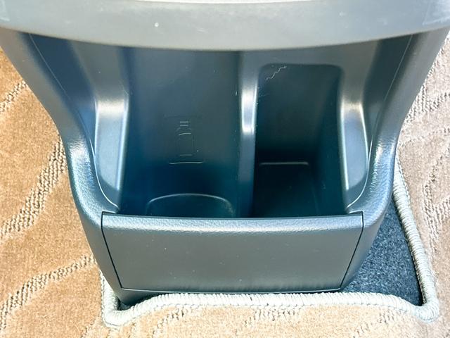 ワゴンＲ ＦＸ　衝突被害軽減システム　キーレスエントリー　アイドリングストップ　電動格納ミラー　ベンチシート　ＣＶＴ　盗難防止システム　ＡＢＳ　ＥＳＣ　ＣＤ　ミュージックプレイヤー接続可　衝突安全ボディ　エアコン（9枚目）