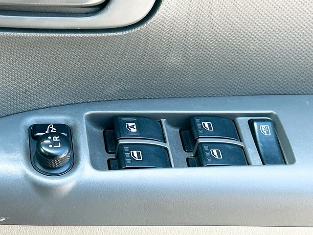 タント Ｘ　電動スライドドア　スマートキー　電動格納ミラー　ベンチシート　ＣＶＴ　盗難防止システム　ＡＢＳ　ＣＤ　ミュージックプレイヤー接続可　衝突安全ボディ　エアコン　パワーステアリング　パワーウィンドウ（9枚目）