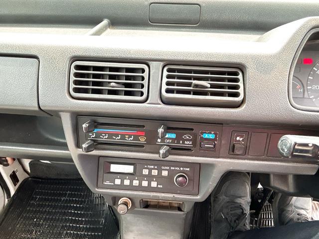 �C���ɍ��킹�Ē����I�ɑ��삷�邱�ƂŁA�ԓ������ł����K�ɕۂĂ܂��B