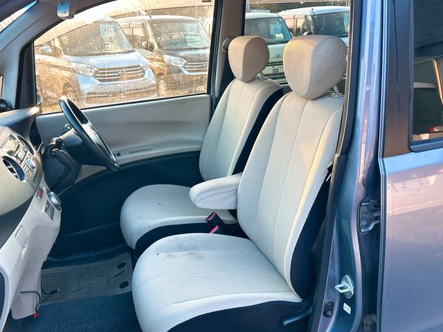 タントエグゼ Ｘ　スマートキー　アイドリングストップ　電動格納ミラー　ＣＶＴ　盗難防止システム　ＡＢＳ　ＣＤ　ミュージックプレイヤー接続可　アルミホイール　衝突安全ボディ　エアコン　パワーステアリング　パワーウィンドウ（10枚目）