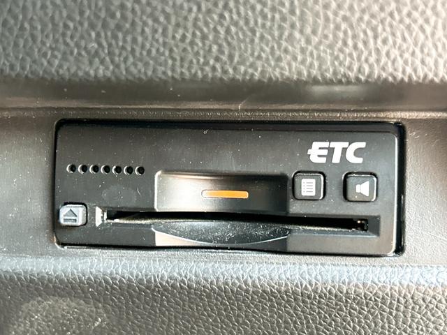 ワゴンＲ ハイブリッドＦＸ　ＥＴＣ　バックカメラ　ナビ　ＴＶ　レーンアシスト　衝突被害軽減システム　オートライト　スマートキー　アイドリングストップ　電動格納ミラー　シートヒーター　ベンチシート　ＣＶＴ　盗難防止システム　ＡＢＳ（8枚目）