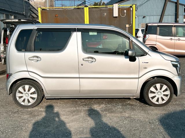 ワゴンＲ ハイブリッドＦＸ　ＥＴＣ　バックカメラ　ナビ　ＴＶ　レーンアシスト　衝突被害軽減システム　オートライト　スマートキー　アイドリングストップ　電動格納ミラー　シートヒーター　ベンチシート　ＣＶＴ　盗難防止システム　ＡＢＳ（15枚目）