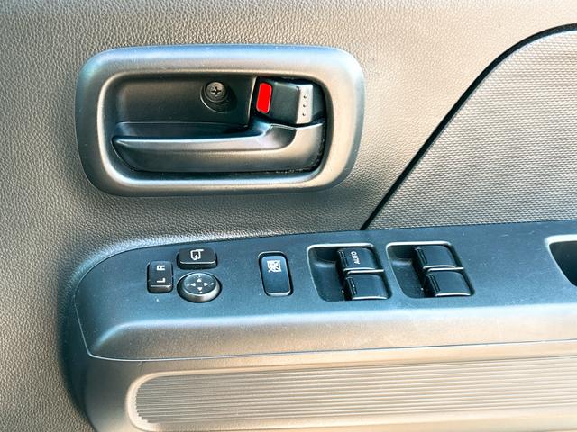 ワゴンＲ ハイブリッドＦＸ　ＥＴＣ　バックカメラ　ナビ　ＴＶ　レーンアシスト　衝突被害軽減システム　オートライト　スマートキー　アイドリングストップ　電動格納ミラー　シートヒーター　ベンチシート　ＣＶＴ　盗難防止システム　ＡＢＳ（32枚目）