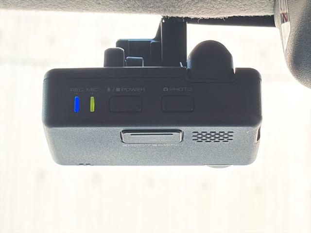 ＸＧスペシャル　ドライブレコーダー　全周囲カメラ　ナビ　レーンアシスト　衝突被害軽減システム　オートライト　ＨＩＤ　スマートキー　アイドリングストップ　電動格納ミラー　シートヒーター　ベンチシート　ＣＶＴ（画像10）