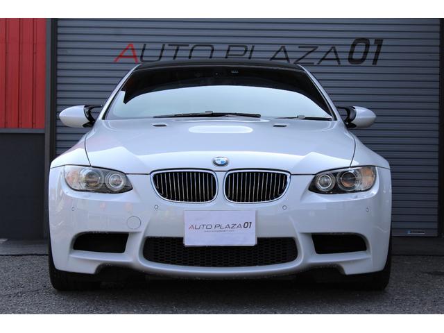 M3クーペ DCT Mドライブパッケージ 黒革 カーボンルーフ 純正ナビ フルセグ バックカメラ メモリー機能付きパワーシート シートヒーター クルーズコントロール クリアランスソナー ETC(2枚目)