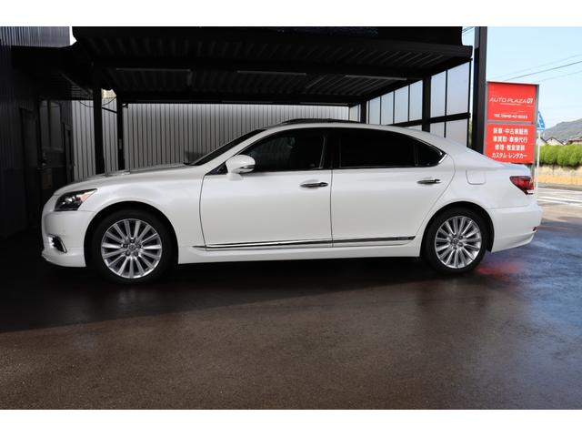 ＬＳ ＬＳ６００ｈＬ　エグゼクティブパッケージ　Ｆモデリスタエアロ　サンルーフ　マークレビンソン　リアエンターテイメント　セミアニリン本革　エアシート　後席リラクゼーション　ＦＲプリクラッシュセーフティー　ＬＫＡ　ＢＳＭ　パワートランク（6枚目）