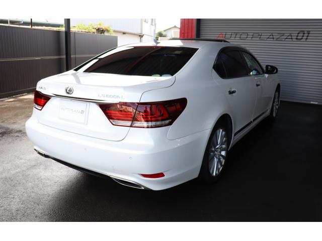 ＬＳ ＬＳ６００ｈＬ　エグゼクティブパッケージ　Ｆモデリスタエアロ　サンルーフ　マークレビンソン　リアエンターテイメント　セミアニリン本革　エアシート　後席リラクゼーション　ＦＲプリクラッシュセーフティー　ＬＫＡ　ＢＳＭ　パワートランク（7枚目）