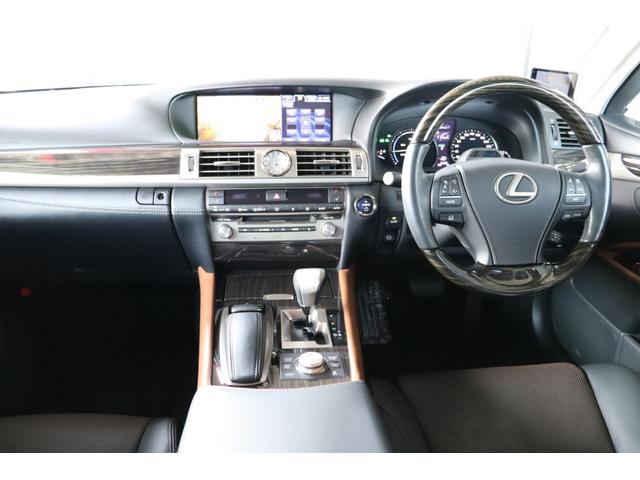 ＬＳ ＬＳ６００ｈＬ　エグゼクティブパッケージ　Ｆモデリスタエアロ　サンルーフ　マークレビンソン　リアエンターテイメント　セミアニリン本革　エアシート　後席リラクゼーション　ＦＲプリクラッシュセーフティー　ＬＫＡ　ＢＳＭ　パワートランク（10枚目）