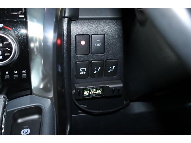 アルファードハイブリッド エグゼクティブラウンジＳ　モデリスタエアロ　外品エアサス　２１インチＡＷ　ＪＢＬサウンド　サンルーフ　デジタルインナーミラー　フリップダウンモニター　パノラミックビューモニター　両側パワースライドドア　電動ステップ（11枚目）