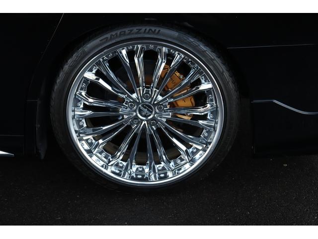 アルファードハイブリッド エグゼクティブラウンジＳ　モデリスタエアロ　外品エアサス　２１インチＡＷ　ＪＢＬサウンド　サンルーフ　デジタルインナーミラー　フリップダウンモニター　パノラミックビューモニター　両側パワースライドドア　電動ステップ（24枚目）