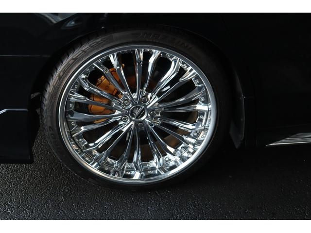 アルファードハイブリッド エグゼクティブラウンジＳ　モデリスタエアロ　外品エアサス　２１インチＡＷ　ＪＢＬサウンド　サンルーフ　デジタルインナーミラー　フリップダウンモニター　パノラミックビューモニター　両側パワースライドドア　電動ステップ（25枚目）