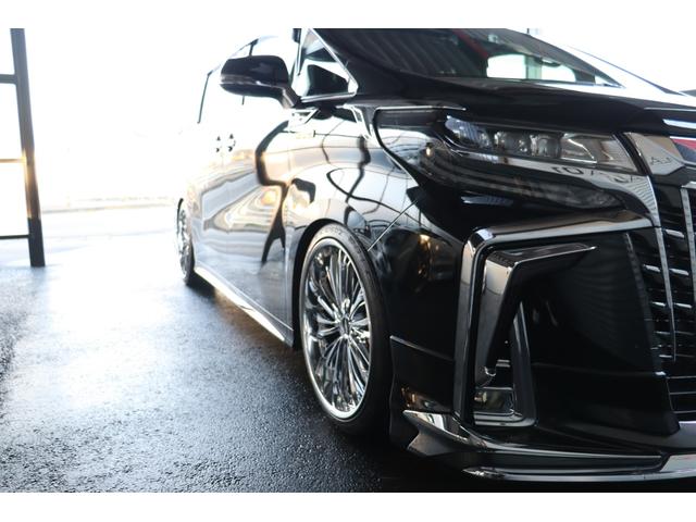 アルファードハイブリッド エグゼクティブラウンジＳ　モデリスタエアロ　外品エアサス　２１インチＡＷ　ＪＢＬサウンド　サンルーフ　デジタルインナーミラー　フリップダウンモニター　パノラミックビューモニター　両側パワースライドドア　電動ステップ（28枚目）