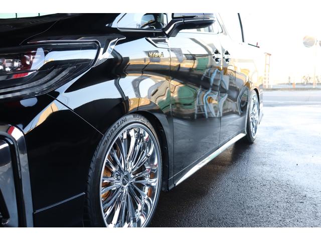 アルファードハイブリッド エグゼクティブラウンジＳ　モデリスタエアロ　外品エアサス　２１インチＡＷ　ＪＢＬサウンド　サンルーフ　デジタルインナーミラー　フリップダウンモニター　パノラミックビューモニター　両側パワースライドドア　電動ステップ（30枚目）