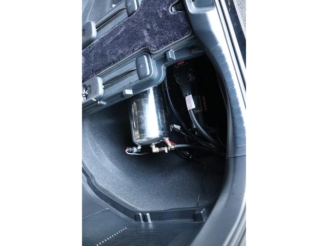 アルファードハイブリッド エグゼクティブラウンジＳ　モデリスタエアロ　外品エアサス　２１インチＡＷ　ＪＢＬサウンド　サンルーフ　デジタルインナーミラー　フリップダウンモニター　パノラミックビューモニター　両側パワースライドドア　電動ステップ（41枚目）