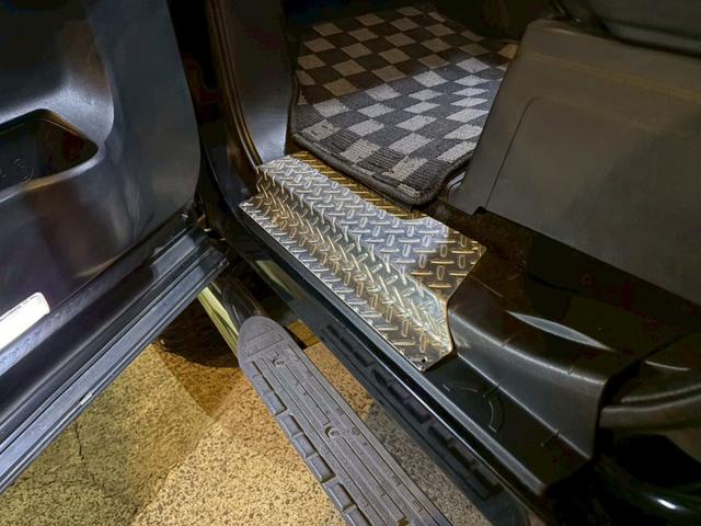 デリカD:5 D パワーパッケージ オートエアコン パワーステアリング パワーウィンドウ ナビ TV 両側電動スライドドア 電動格納ミラー レザー調シートカバー アルミホイール(13枚目)