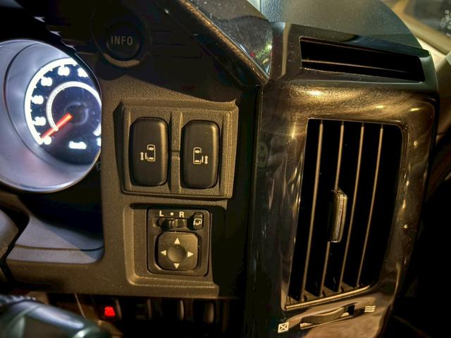 デリカD:5 D パワーパッケージ オートエアコン パワーステアリング パワーウィンドウ ナビ TV 両側電動スライドドア 電動格納ミラー レザー調シートカバー アルミホイール(19枚目)