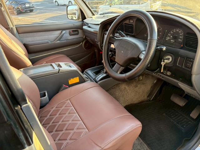 ランドクルーザー80 オートエアコン 電動格納ミラー シートヒーター レザー調シートカバー ナビ パワーウィンドウ パワーステアリング 4WD(8枚目)