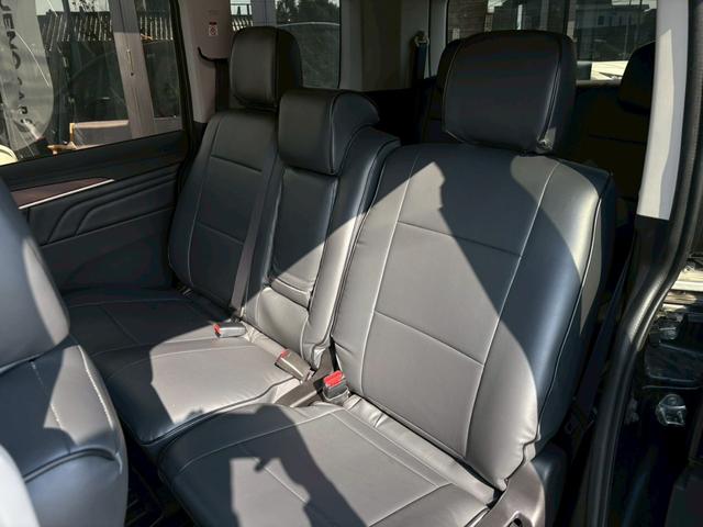 デリカＤ：５ Ｇ　パワーパッケージ　エアコン　パワーステアリング　パワーウィンドウ　フリップダウンモニター　ナビ　アルミホイール　シートヒーター　スマートキー（9枚目）